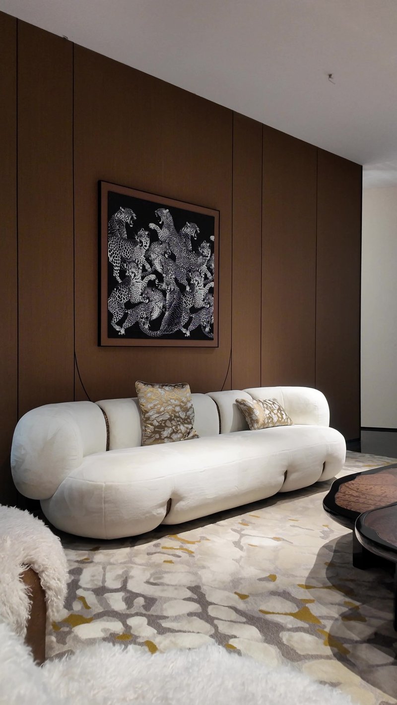 V Series bedroom